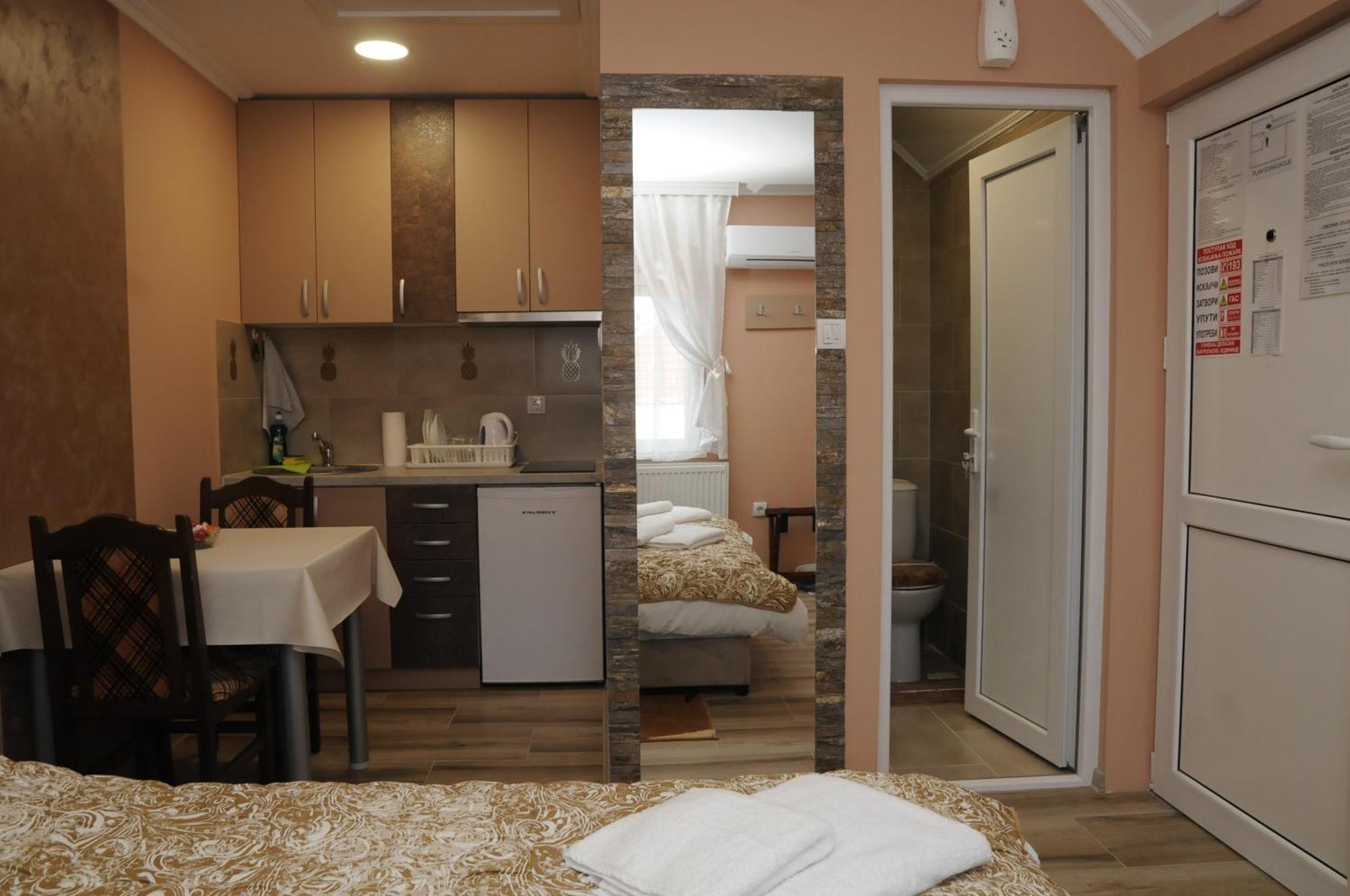 Favorit Apartments Čačak Værelse billede